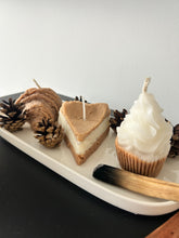 Įkelti vaizdą į galerijos rodinį, Žvakė &quot;Sūrio pyragas&quot;
